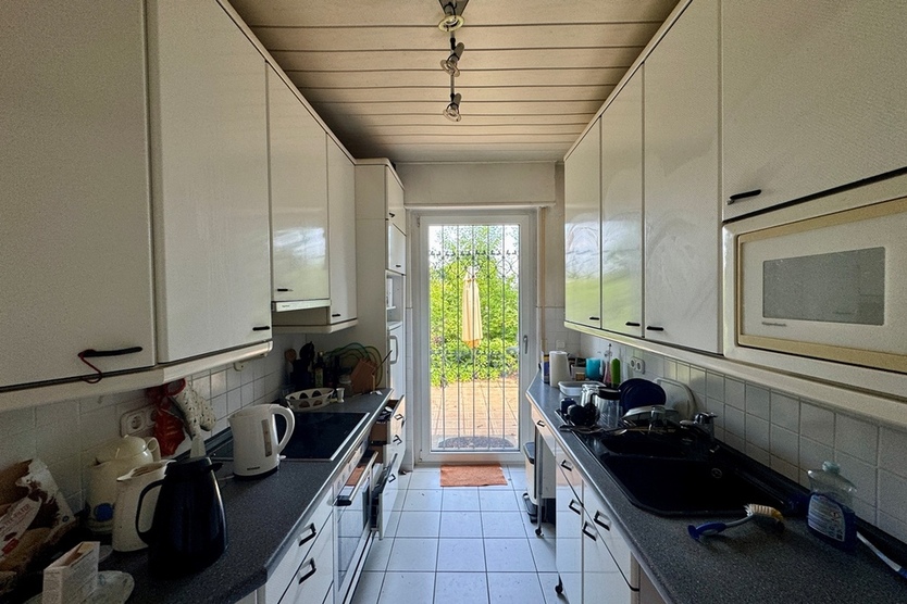 Oberursel - Oberstedten: Großzügiges Grundstück mit Altbestand! 3.5 zimmer