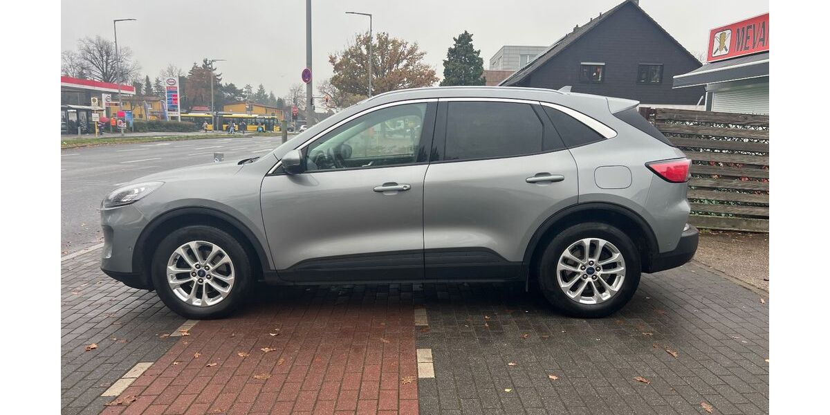 Ford Kuga 98.000 km 19.900 &euro; Berlin 12353