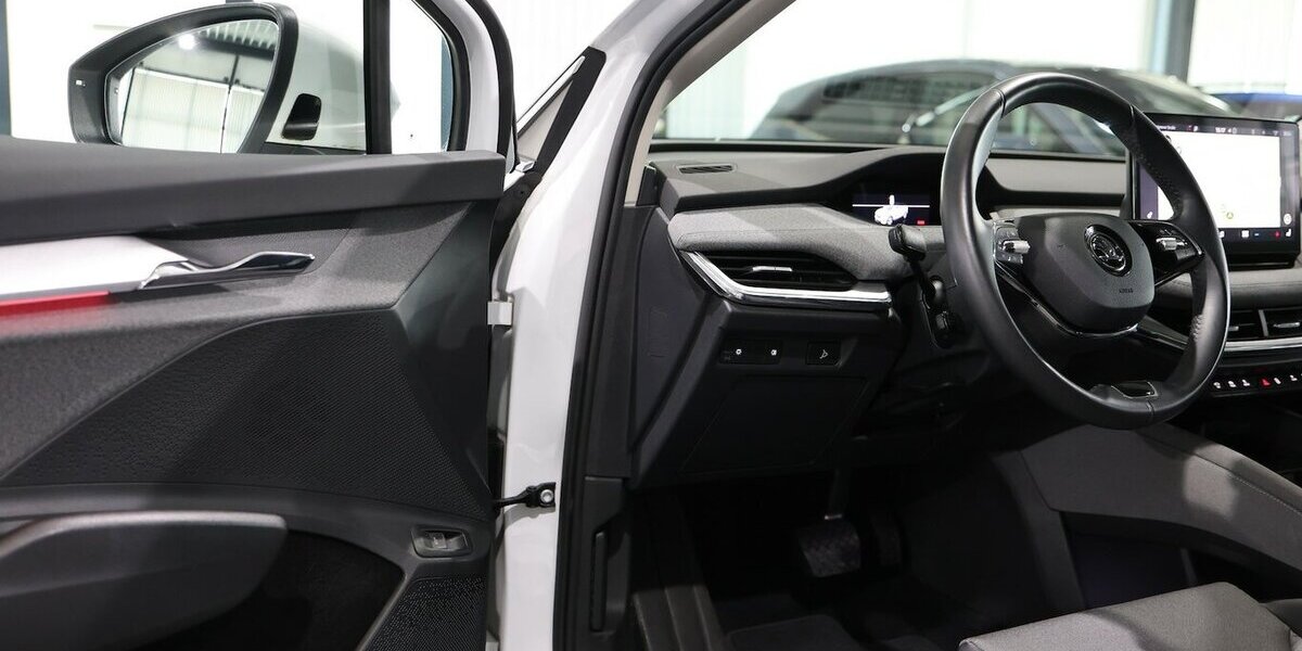 Skoda Enyaq IV 80 LOFT SPORT WHITE / WÄRMEPUMPE / 63.000 km 29.991 &euro; Hamm 59077