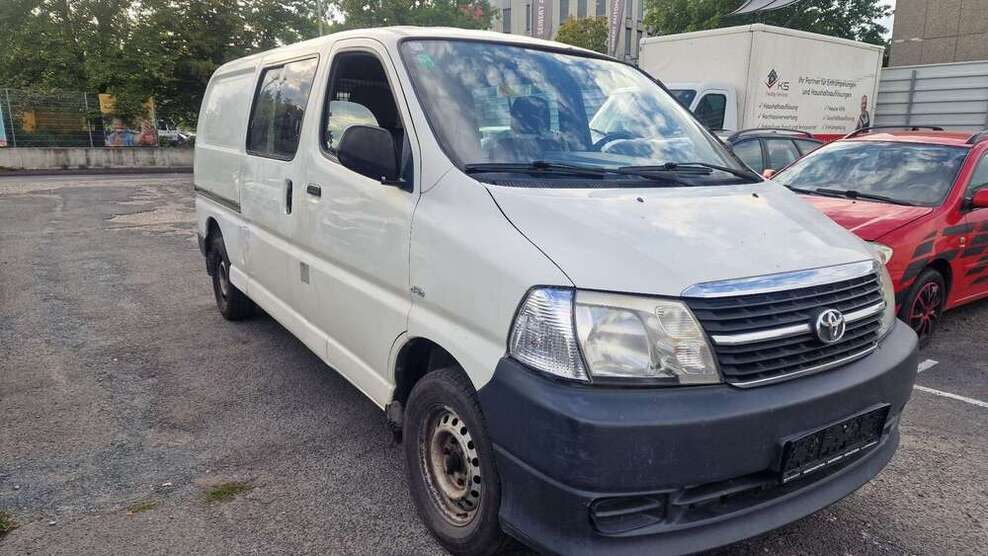 Toyota Hiace 299.000 km 8.700 € Frankfurt am Main 60311