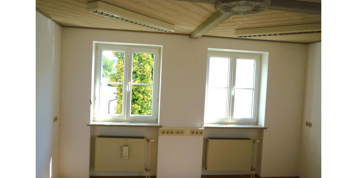 Etagenwohnung Aichen - 6 Zimmer, 202 m&sup2;, 1.050&euro; | Angebot:24624941