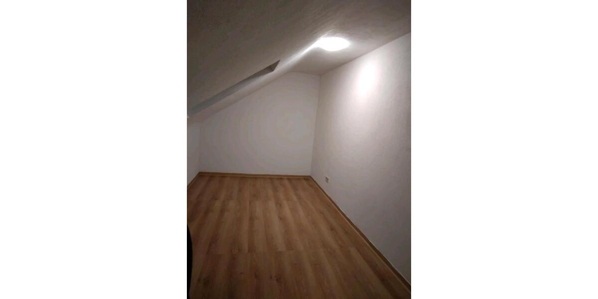 Dachgeschoßwohnung Backnang - 2 Zimmer, 32 m&sup2;, 570&euro; | Angebot:26288215
