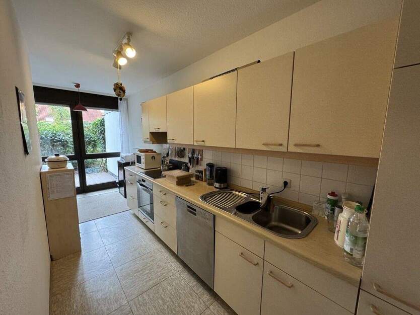 Charmante 2,5 Zimmer Wohnung mit zwei Terrassen und Tiefgaragenstellplatz 2 zimmer