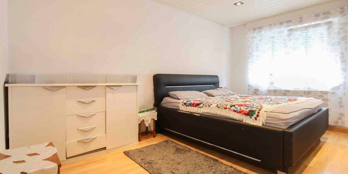 Mehrfamilienhaus, Wohnhaus Hockenheim - 6 Zimmer, 399.000&euro; | Angebot:26275948