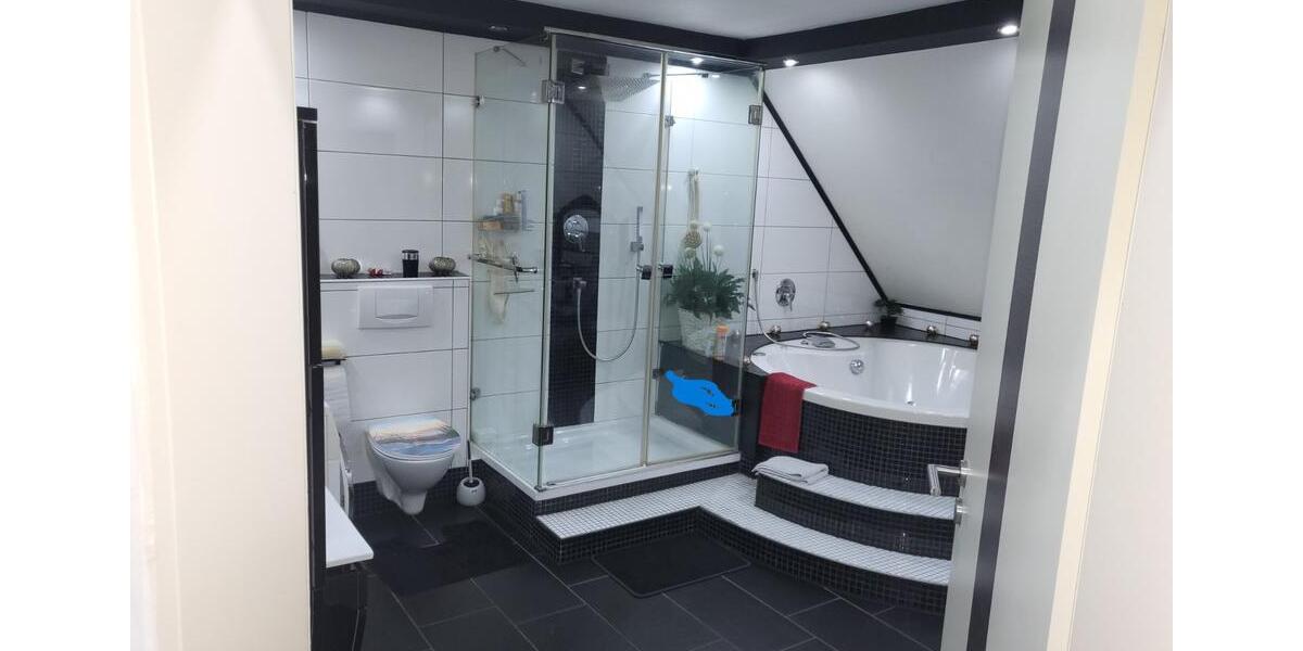 Dachgeschoßwohnung Delmenhorst - 3 Zimmer, 110 m&sup2;, 1.000&euro; | Angebot:25944699