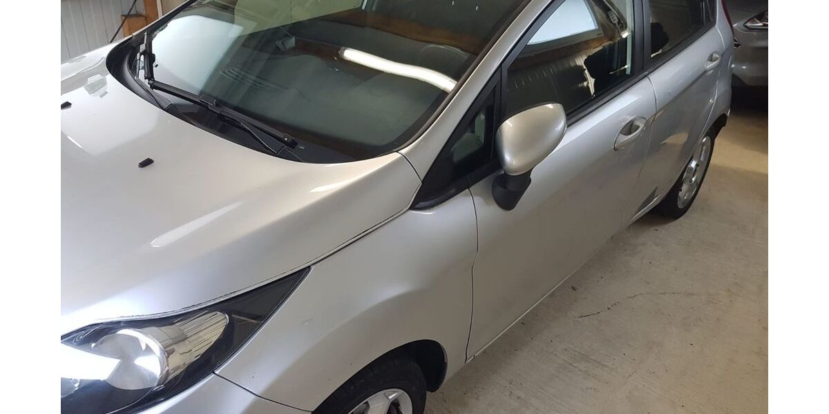 Ford Fiesta 328.125 km 2.799 &euro; Brühl 50321