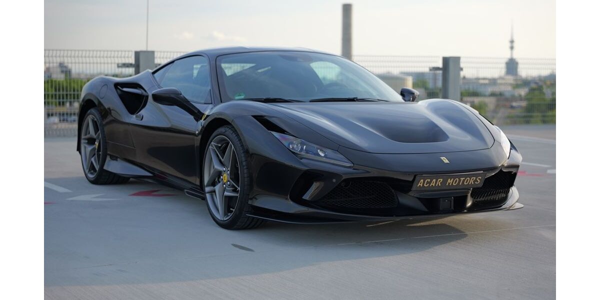 Ferrari F8 9.980 km 299.000 &euro; München 80939