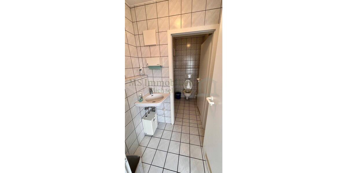 Gewerbeobjekt Lampertheim - 9 Zimmer, 146 m&sup2;, 1.800&euro; | Angebot:26834714