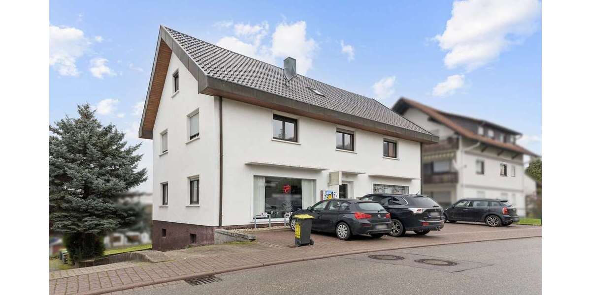 Einfamilienhaus Bühl - 9 Zimmer, 220 m&sup2;, 575.000&euro; | Angebot:24565072
