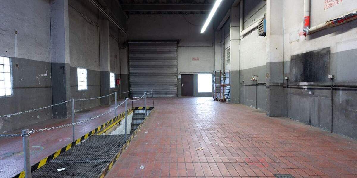 Lagerhalle mit LKW-Werkstatt und Bürogebäude zimmer