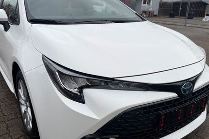 Toyota Corolla 52.000 km 22.900 &euro; Berlin 12349
