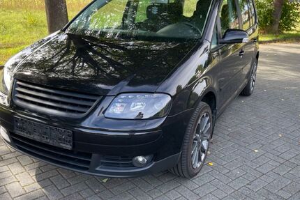 VW Touran 203.000 km 3.900 € Asslar 35614