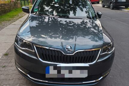 Skoda Rapid 108.000 km 9.000 &euro; Berlin 14050