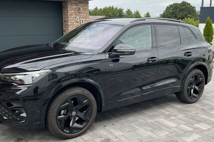 VW Tiguan 19.000 km 42.800 &euro; Baunatal 34225