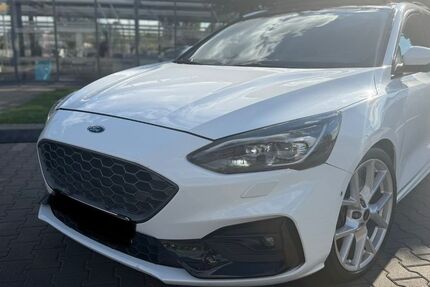 Ford Focus 128.000 km 10.000 &euro; Feucht 90537