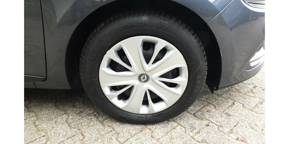 Renault Clio EXPRESSION NAVI PARCTRONIC START-STOP 118.021 km 7.680 &euro; Köln 50858