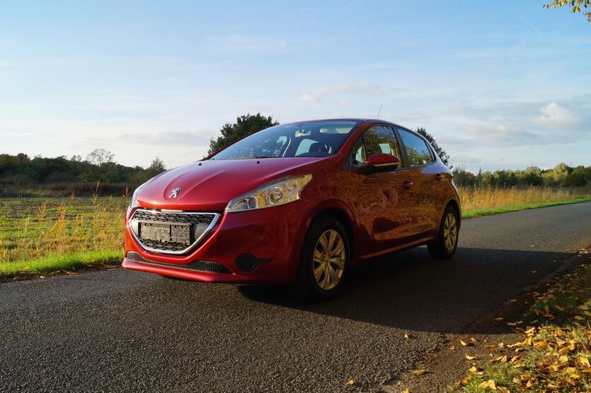 Peugeot 208 75.600 km 5.800 € Bremen 28279