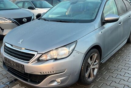 Peugeot 308 221.542 km 3.850 &euro; MITTENWALDE 15749