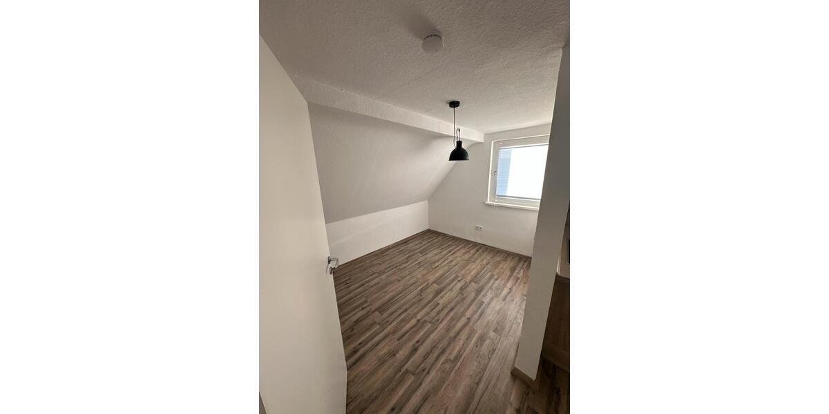 Dachgeschoßwohnung Goldbach - 3 Zimmer, 60 m&sup2;, 750&euro; | Angebot:24437606