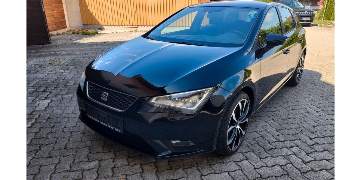 Seat Leon 155.596 km 6.500 &euro; Traunstein 83278