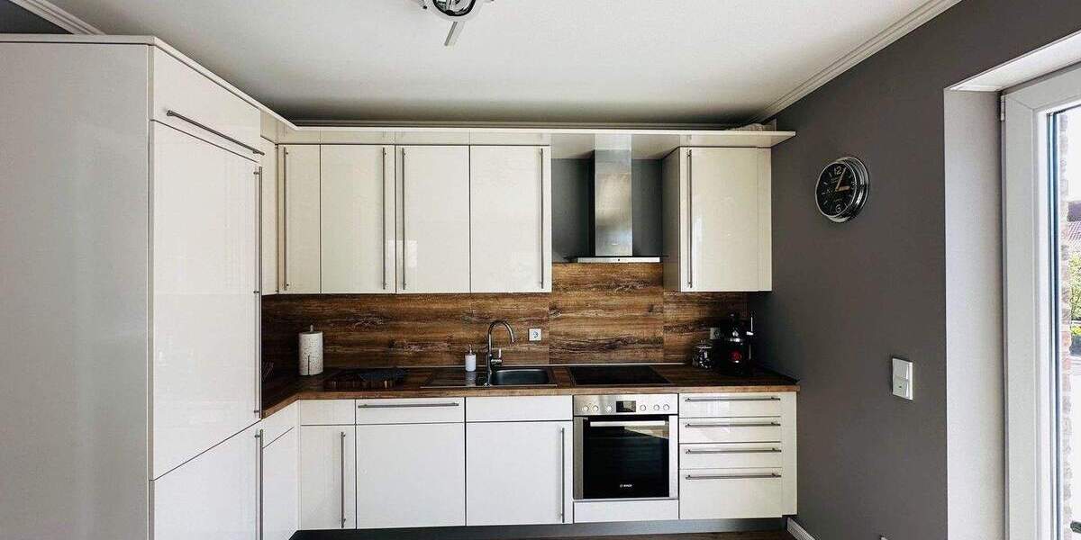 Etagenwohnung Uetersen - 3 Zimmer, 93 m&sup2;, 1.350&euro; | Angebot:24992347