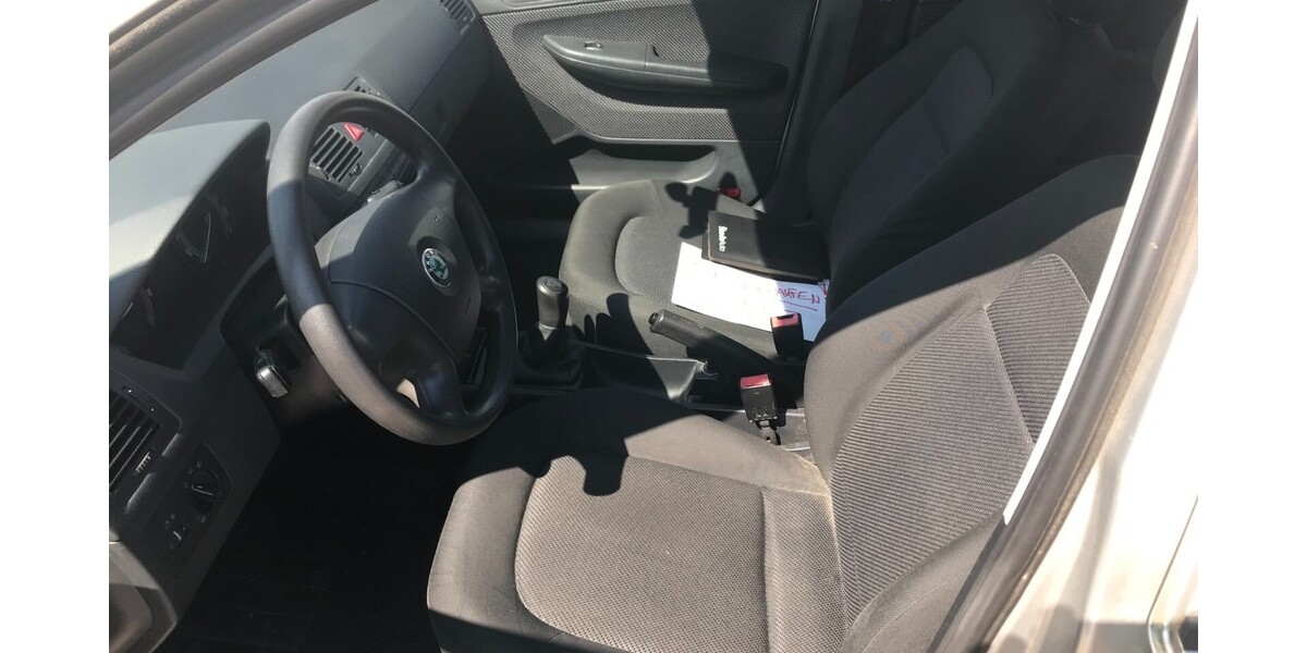 Skoda Fabia Combi 211.000 km 2.120 € Weimar 99423