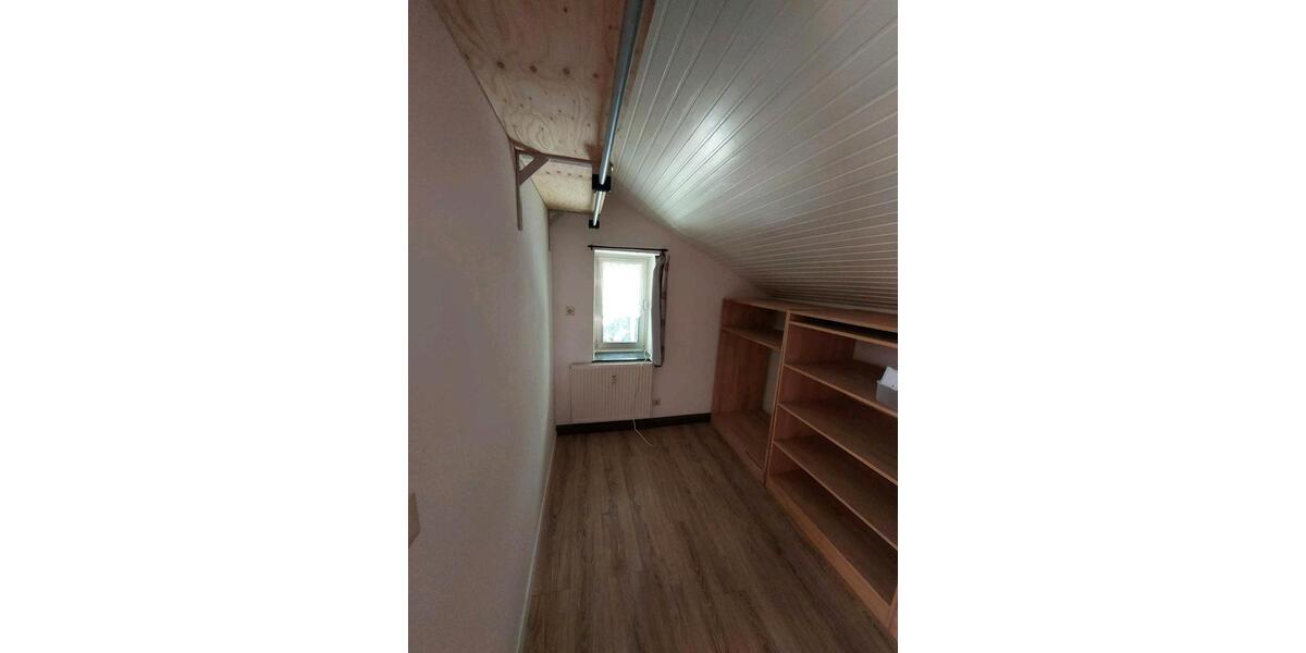 Dachgeschoßwohnung Birresborn - 4 Zimmer, 100 m&sup2;, 650&euro; | Angebot:26394055