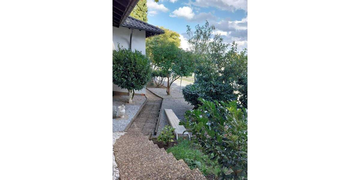 Bungalow Freisen Reitscheid - 8 Zimmer, 290 m&sup2;, 445.000&euro; | Angebot:26156526