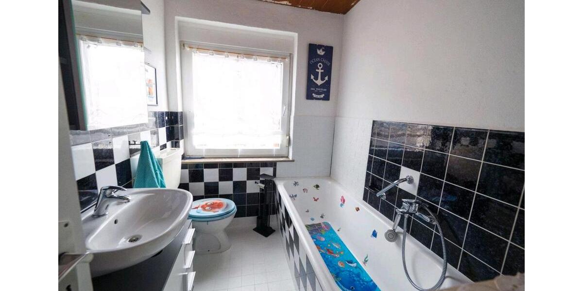 Mehrfamilienhaus, Wohnhaus Heringen (Werra) - 6 Zimmer, 171 m&sup2;, 195.000&euro; | Angebot:25163870