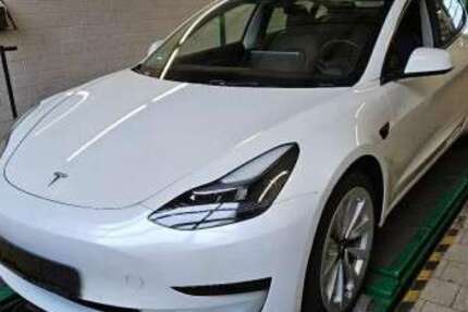 Tesla Model 3 48.480 km 25.200 &euro; Eitorf 53783