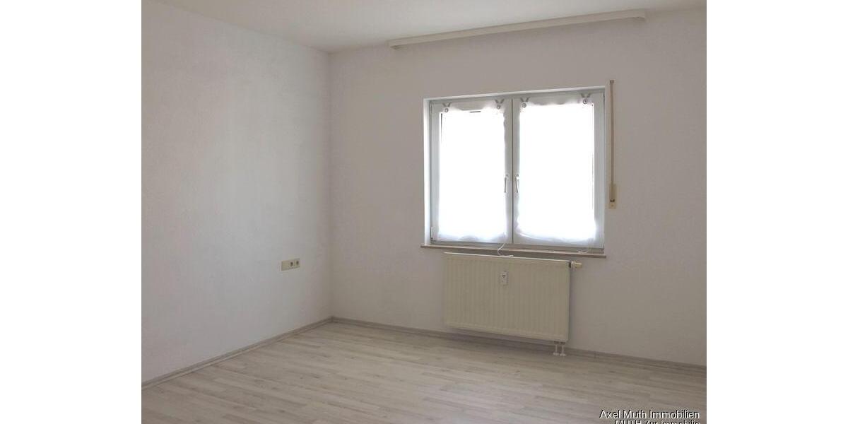 Erdgeschoßwohnung Sulzfeld - 3 Zimmer, 71 m&sup2;, 780&euro; | Angebot:26563494