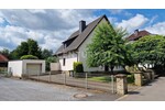 Ein- bis Zweifamilienhaus wartet auf neue Eigentümer