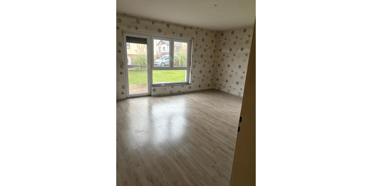 Erdgeschoßwohnung Borken (Hessen) - 4 Zimmer, 80 m&sup2;, 850&euro; | Angebot:26354954