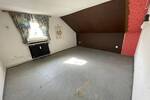 Dreizimmerwohnung mit ausgebautem Dachgeschoss und Garten 5 zimmer