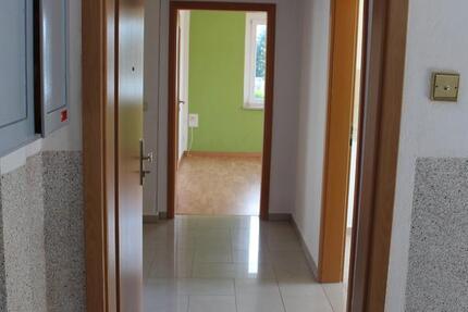 Wohnung Weischlitz - 3 Zimmer, 65 m&sup2;, 357&euro; | Angebot:26284003