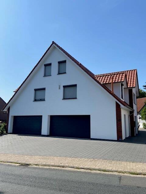 SCHICK und SUPER ZENRAL im ACHIMER BAUERNVIERTEL Hochwertige, schöne 3 Zimmer-Maisonette-Wohnung Baujahr 2022 mit großem Balkon und Garagenplatz