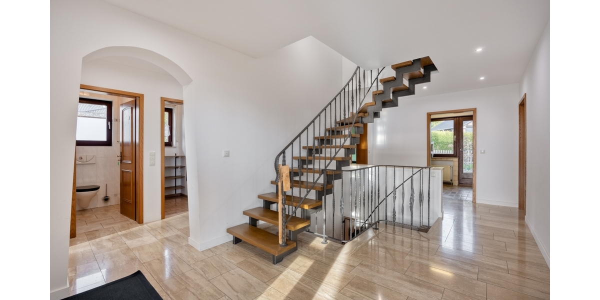 Ländliche Idylle trifft Komfort – Freistehendes Einfamilienhaus mit Einliegerwohnung in Hellenthal - Einfamilienhaus Hellenthal | Angebot:24534923