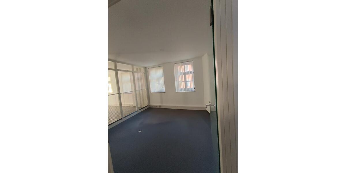 Ihre Gewerbeeinheit in Top-Innenstadtlage von Kitzingen – Befristet bis 31.12.2028 zimmer