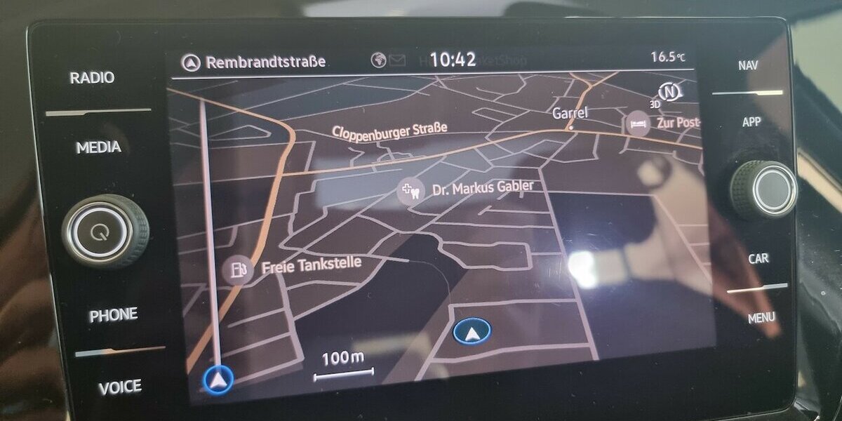 VW Touran Highline BMT DSG LED AHK ACC Navi 7-Sitze 91.700 km 26.900 &euro; Garrel 49681