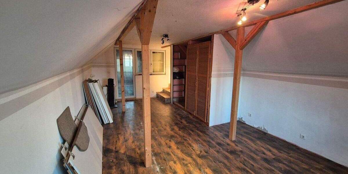 Wohnhaus mit großem Potenzial in Neubrandenburg 4 zimmer