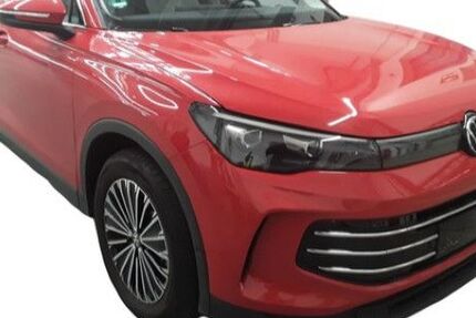 VW Tiguan 7.333 km 39.995 &euro; Salzkotten 33154