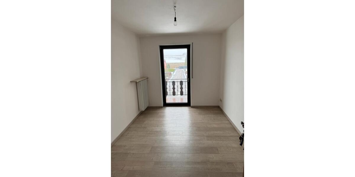 Einfamilienhaus Eichendorf - 6 Zimmer, 140 m&sup2;, 1.300&euro; | Angebot:26113063