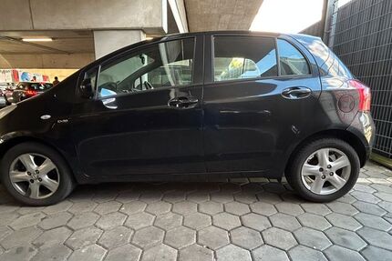 Toyota Yaris 220.000 km 2.300 &euro; Hamburg 22047