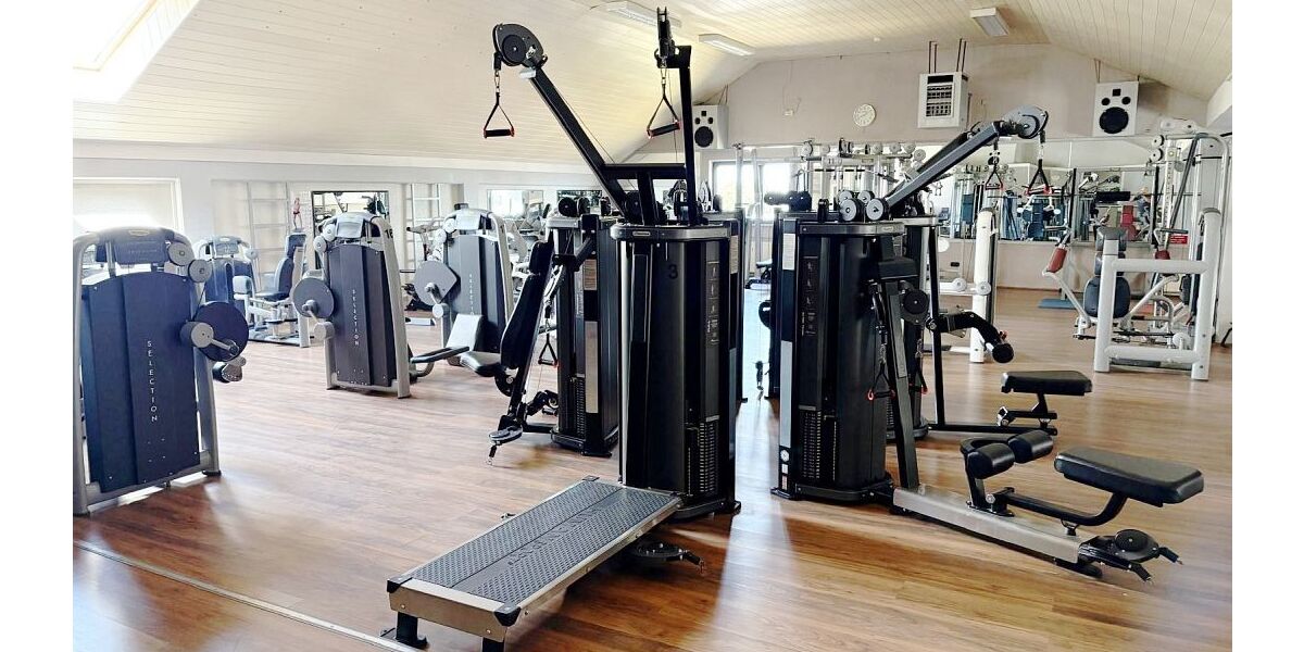 Vielseitig nutzbares Gewerbeanwesen mit großzügigem repräsentativem Wohnhaus zimmer