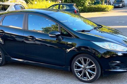 Ford Fiesta 98.800 km 8.900 &euro; Bielefeld 33689