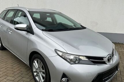 Toyota Auris 260.567 km 4.900 € Trierweiler 54311