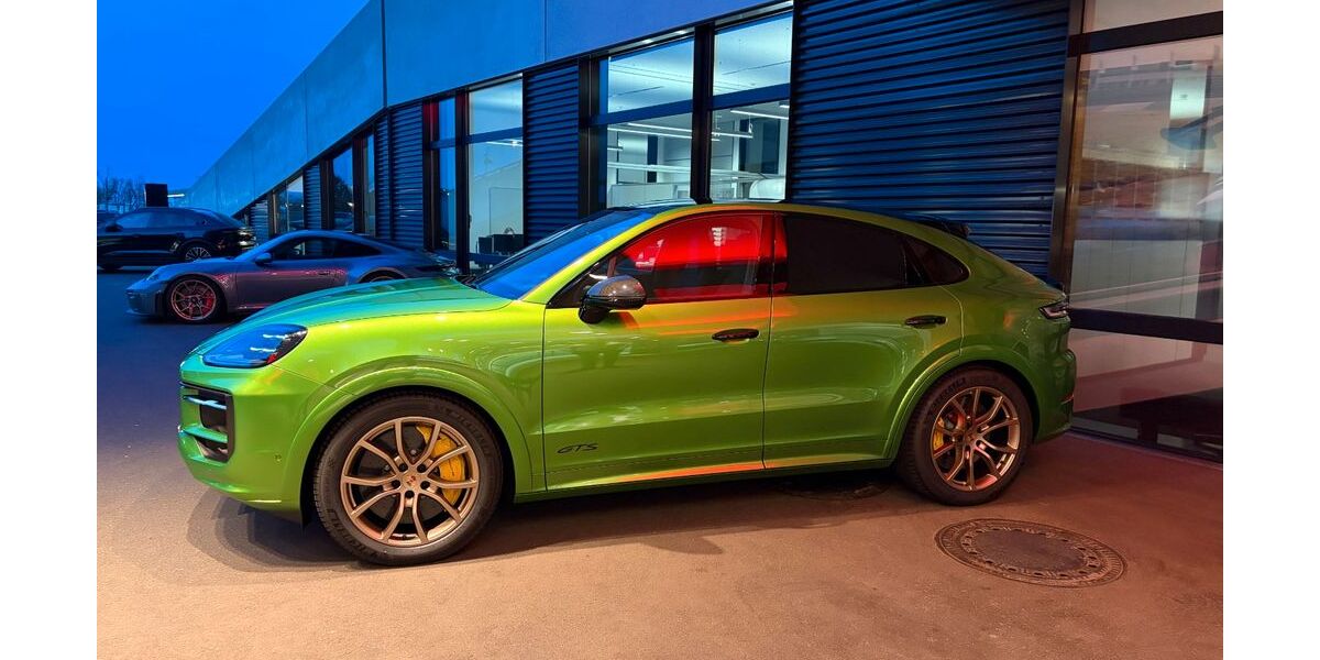 Porsche Cayenne 9.500 km 160.000 &euro; Regensburg 93055
