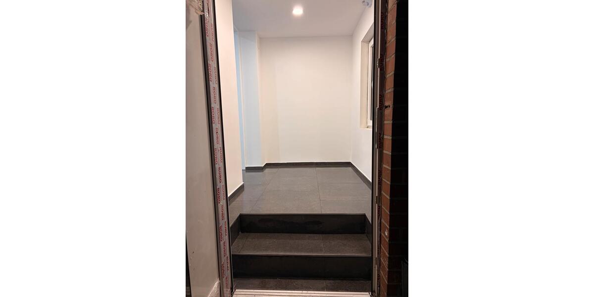 Sanierte Haushälfte mit Garten zu vermieten 3 zimmer