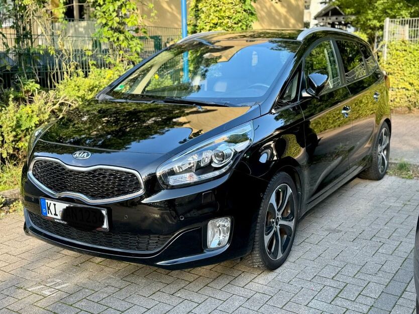 Kia Carens 195.000 km 10.400 € Kiel 24109
