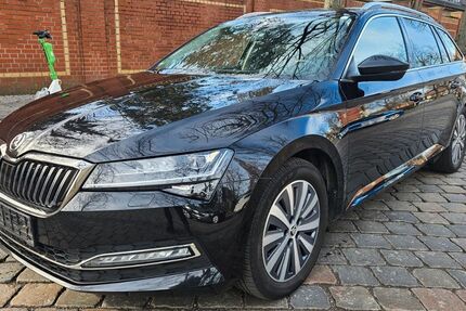 Skoda Superb 174.343 km 17.400 &euro; Berlin 12099